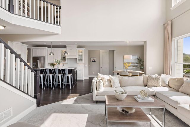 4061 San Vitero Circle, Chaska, MN 55318