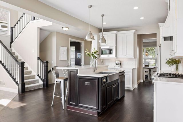 4061 San Vitero Circle, Chaska, MN 55318