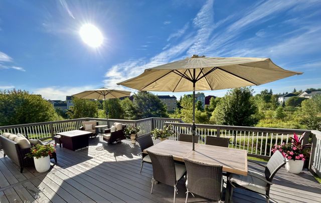 4061 San Vitero Circle, Chaska, MN 55318