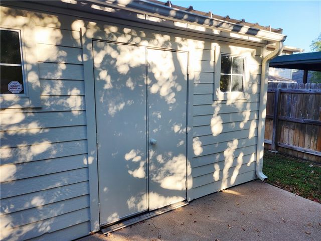 2423 Pintail Loop, College Station, TX 77845