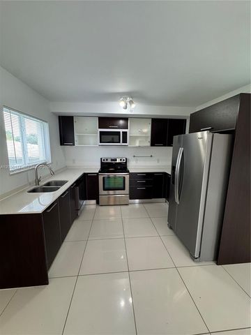 820 N 17th Avenue, Hollywood, FL 33020