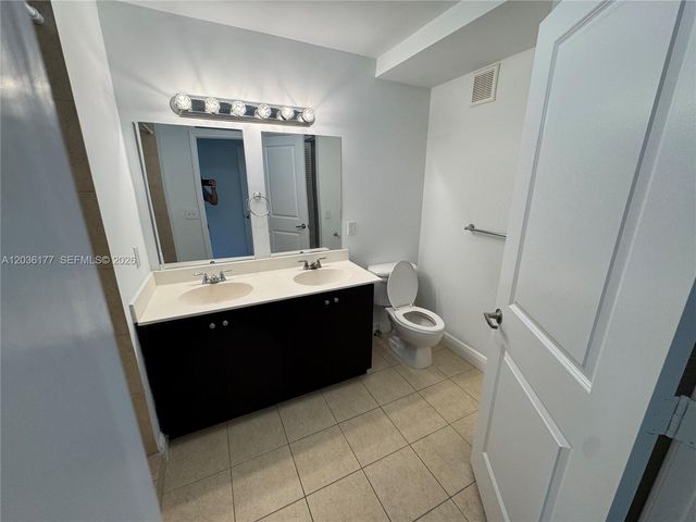 820 N 17th Avenue, Hollywood, FL 33020