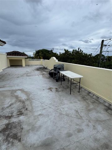 820 N 17th Avenue, Hollywood, FL 33020
