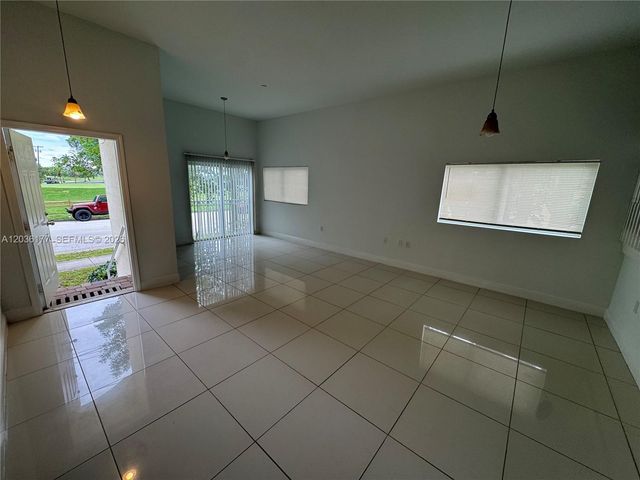 820 N 17th Avenue, Hollywood, FL 33020