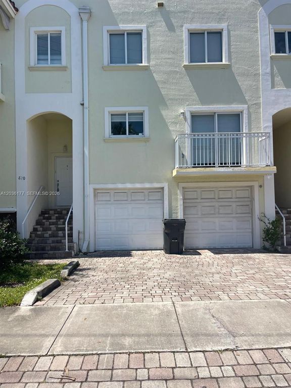 820 N 17th Avenue, Hollywood, FL 33020