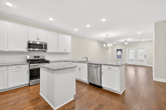 215 Trevor Dr, Mount Juliet, TN 37122