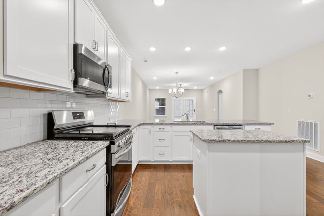 215 Trevor Dr, Mount Juliet, TN 37122