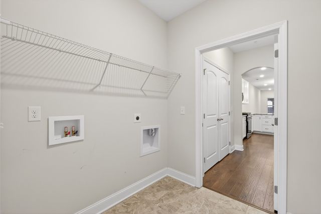 215 Trevor Dr, Mount Juliet, TN 37122