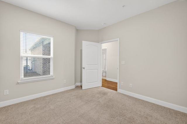 215 Trevor Dr, Mount Juliet, TN 37122