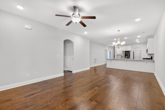 215 Trevor Dr, Mount Juliet, TN 37122