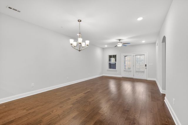 215 Trevor Dr, Mount Juliet, TN 37122