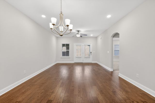 215 Trevor Dr, Mount Juliet, TN 37122