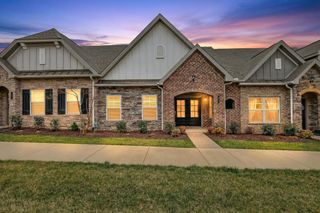 215 Trevor Dr, Mount Juliet, TN 37122