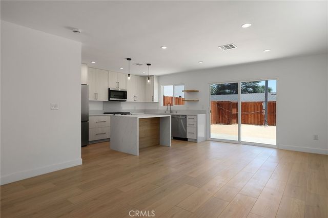 7950 Sausalito Avenue, West Hills, CA 91304
