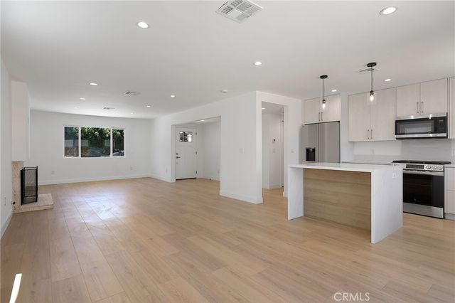 7950 Sausalito Avenue, West Hills, CA 91304