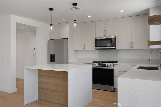7950 Sausalito Avenue, West Hills, CA 91304