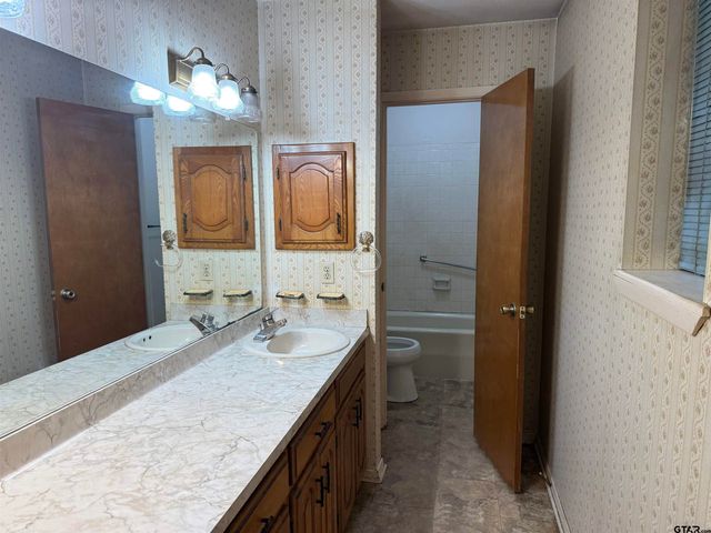 13259 County Road 2220, Whitehouse, TX 75791