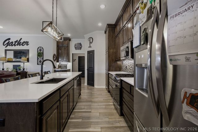 26498 Columbia Crest Drive, Claremore, OK 74019