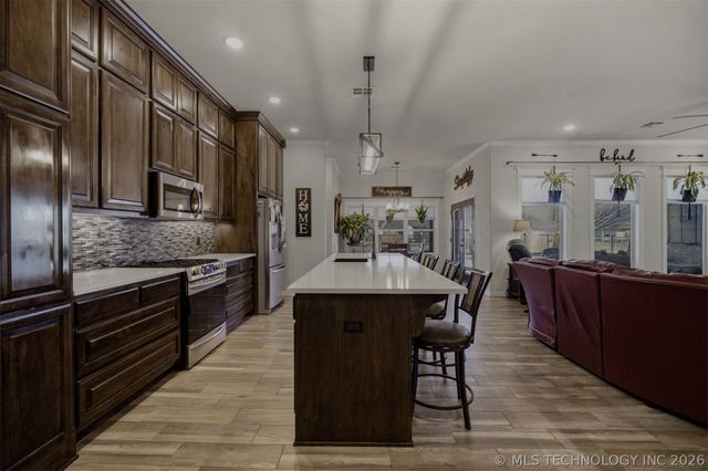 26498 Columbia Crest Drive, Claremore, OK 74019