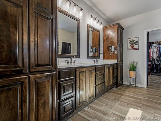 26498 Columbia Crest Drive, Claremore, OK 74019