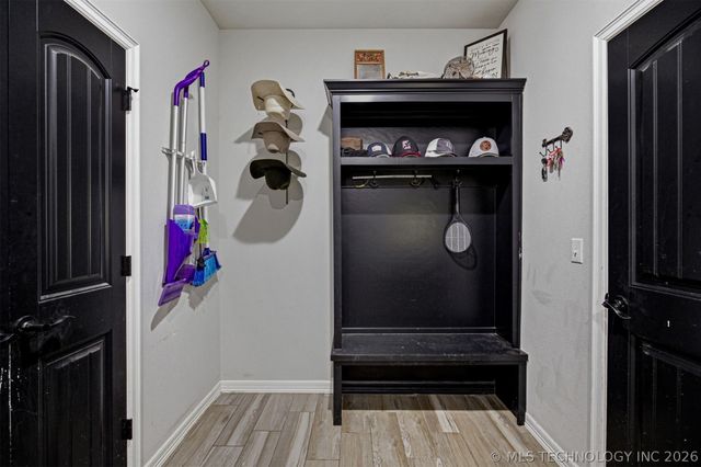 26498 Columbia Crest Drive, Claremore, OK 74019