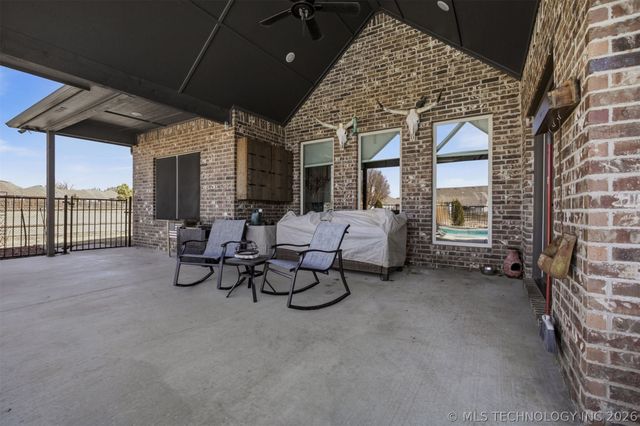 26498 Columbia Crest Drive, Claremore, OK 74019