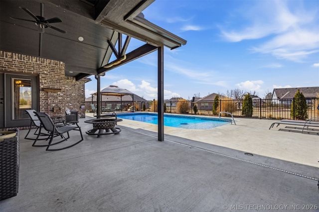 26498 Columbia Crest Drive, Claremore, OK 74019