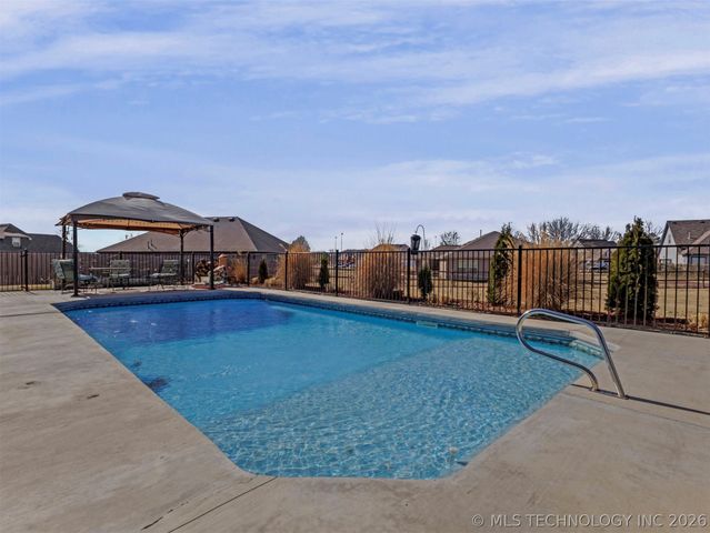 26498 Columbia Crest Drive, Claremore, OK 74019