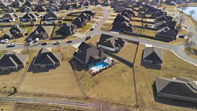 26498 Columbia Crest Drive, Claremore, OK 74019