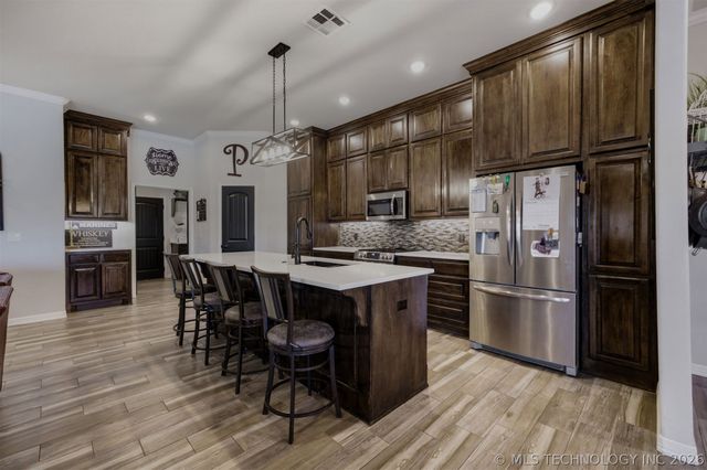 26498 Columbia Crest Drive, Claremore, OK 74019