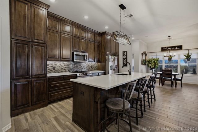 26498 Columbia Crest Drive, Claremore, OK 74019