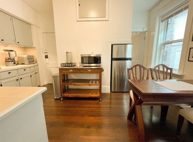 1870 Commonwealth Avenue 8, Boston, MA 02135