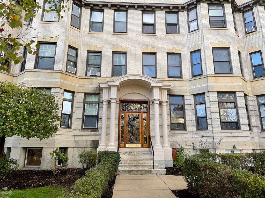 1870 Commonwealth Avenue 8, Boston, MA 02135