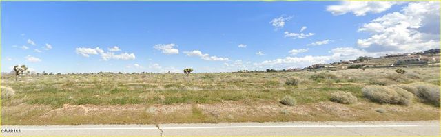 W 40th Street, Lancaster, CA 93536