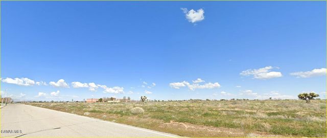 W 40th Street, Lancaster, CA 93536