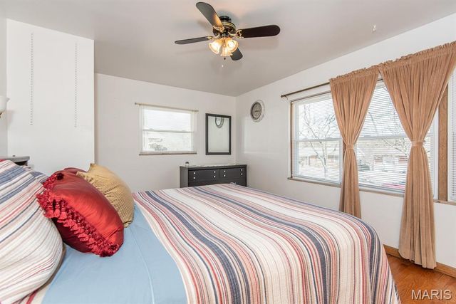 8408 Hawkesbury Drive, St Louis, MO 63121