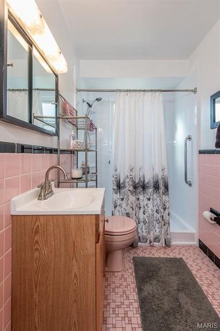 8408 Hawkesbury Drive, St Louis, MO 63121