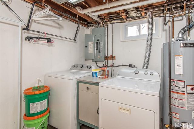 8408 Hawkesbury Drive, St Louis, MO 63121