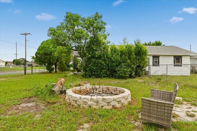 675 E BAY AVENUE, Eagle Lake, FL 33839