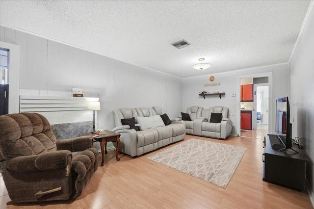 675 E BAY AVENUE, Eagle Lake, FL 33839