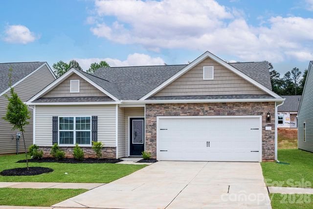 8129 Cravat Court, Charlotte, NC 28215