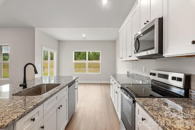8129 Cravat Court, Charlotte, NC 28215