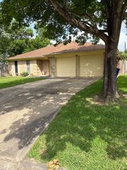 3213 Whitesail Drive, League City, TX 77573