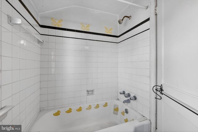 1212 MEADOW RD, Woodlyn, PA 19094