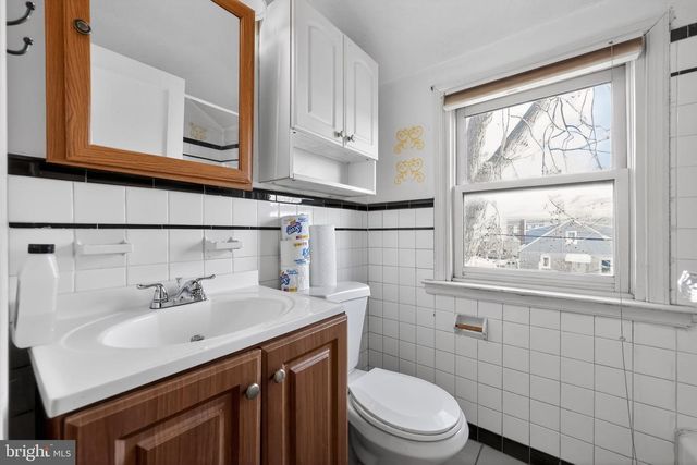 1212 MEADOW RD, Woodlyn, PA 19094