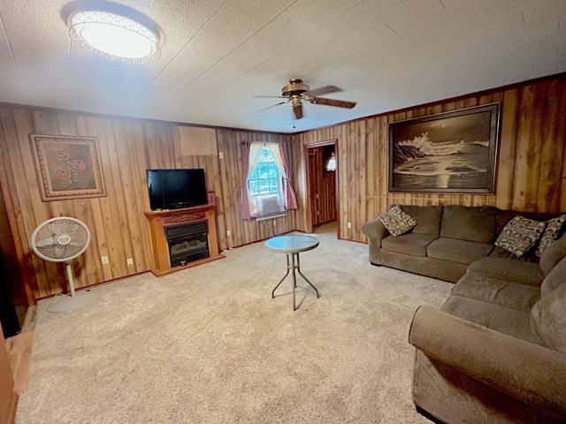 71 PR 52436, Pittsburg, TX 75686