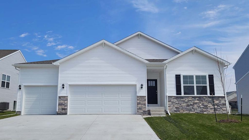 337 Cormorant Drive, Norwalk, IA 50211