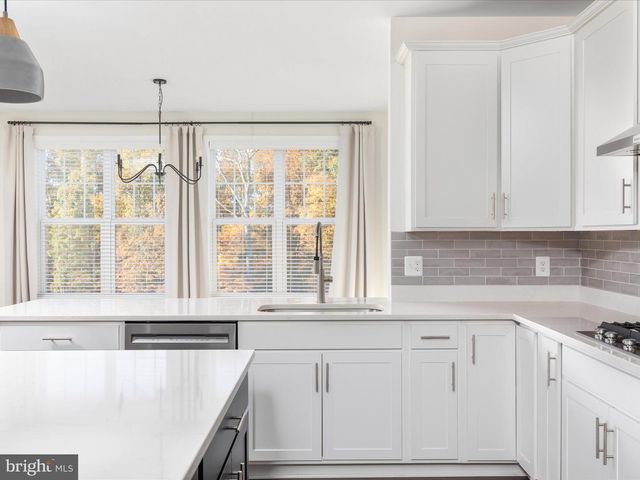 138 JEWEL BOX DR, Stephenson, VA 22656