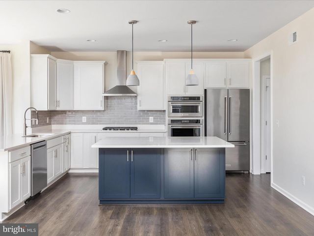 138 JEWEL BOX DR, Stephenson, VA 22656