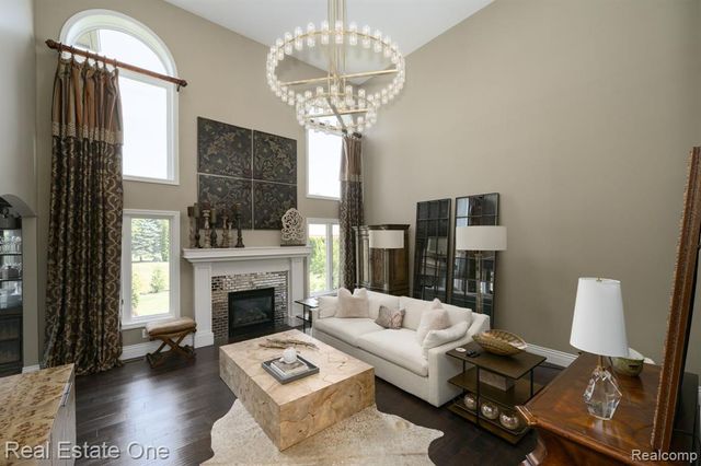 13255 Maple Lawn Drive, Shelby Twp, MI 48315